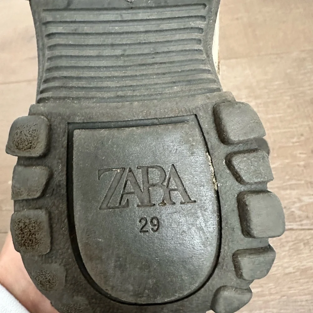 Zara Kids Boots in Black and Cream